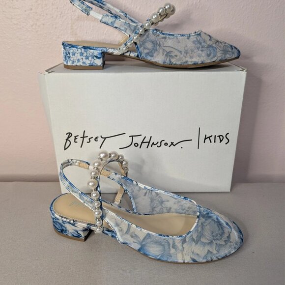 NEW Betsey Johnson Kids Floral Pump Size 5 Blue White Toile Pearl Strap Heel - Picture 5 of 9